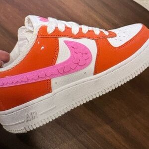 Valentine edition
Nike White Orange Low-Top Sneaker with Pink Floral Swoosh